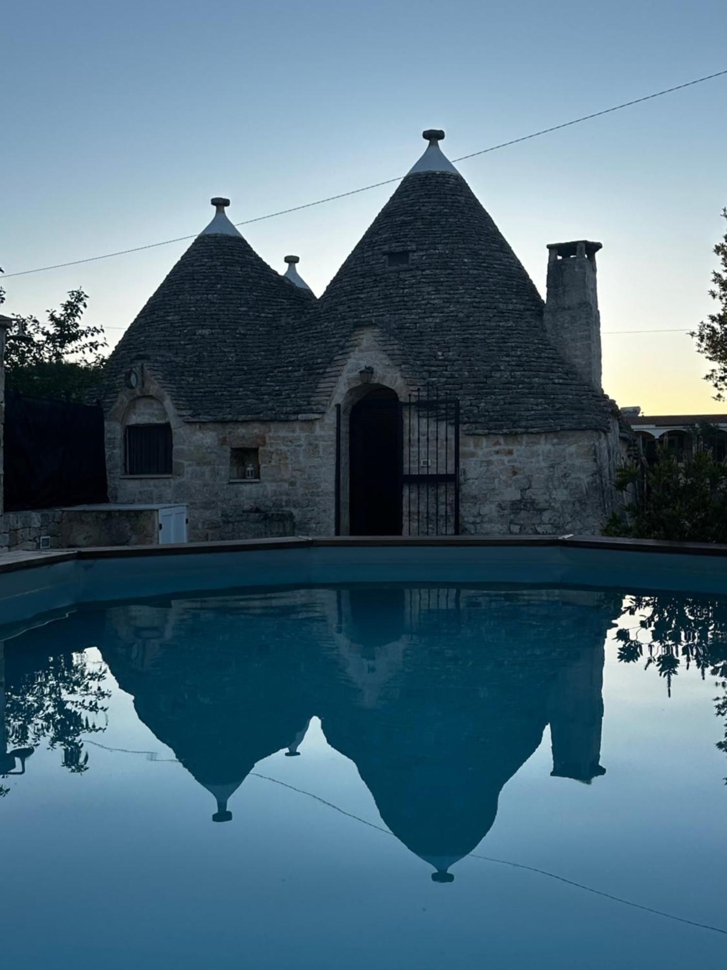 アルベロベッロ I Trulli Di Ginevraヴィラ エクステリア 写真