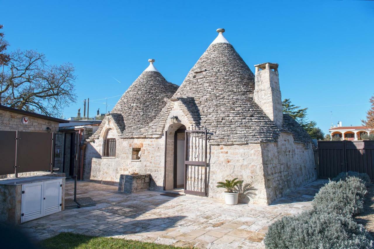アルベロベッロ I Trulli Di Ginevraヴィラ エクステリア 写真