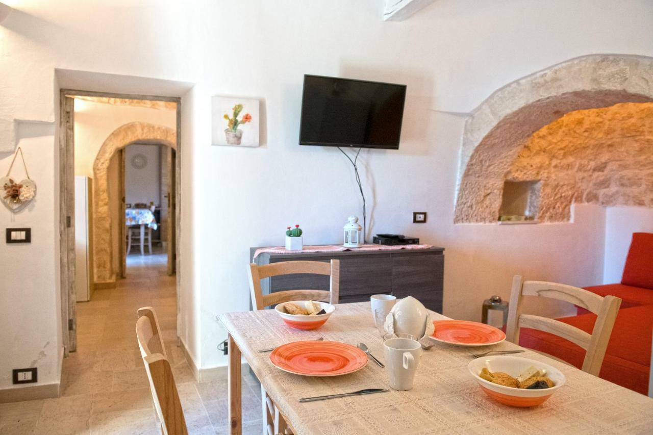 アルベロベッロ I Trulli Di Ginevraヴィラ エクステリア 写真