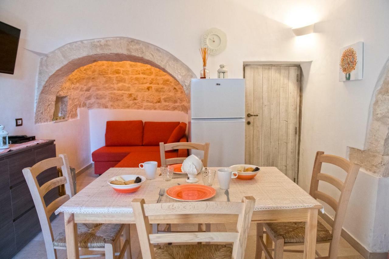 アルベロベッロ I Trulli Di Ginevraヴィラ エクステリア 写真