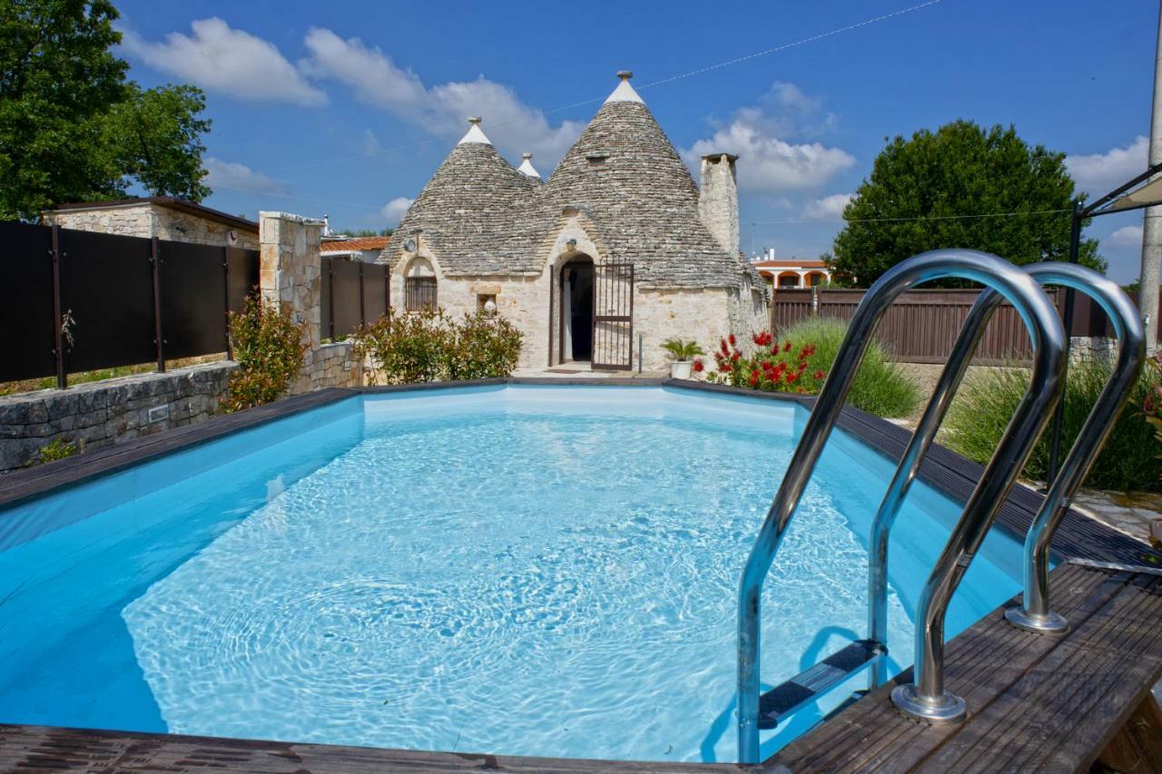 アルベロベッロ I Trulli Di Ginevraヴィラ エクステリア 写真