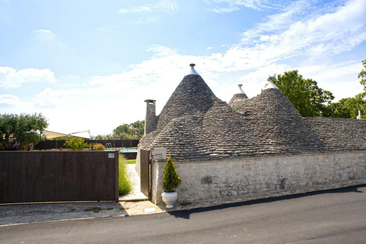 アルベロベッロ I Trulli Di Ginevraヴィラ エクステリア 写真